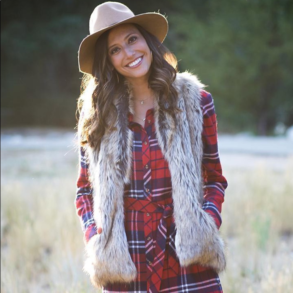 NWT Small faux fur vest by Grace And Lace!